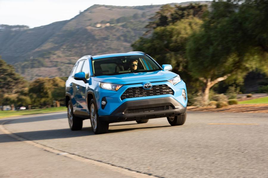  Toyota RAV4 XLE AWD 2018 года  (NA) (фото 8 из 34)